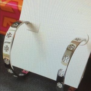 Tory Burch pierced T hoop earings